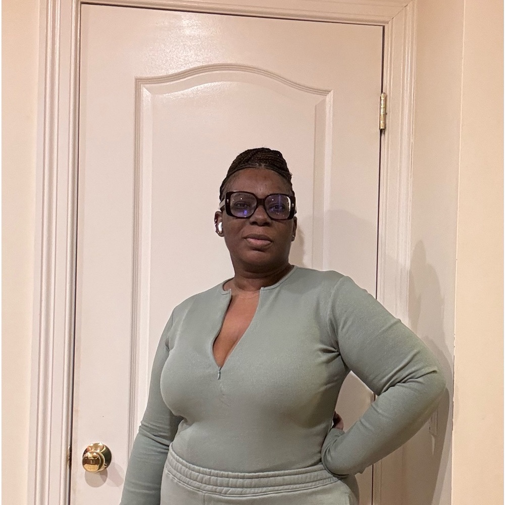 Meet your Posher, Yanique